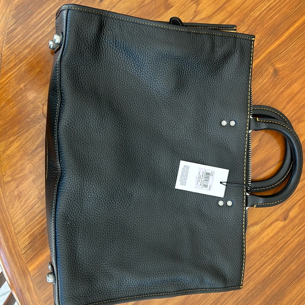 COACH.  NEW!!! briefcase in leather. Black